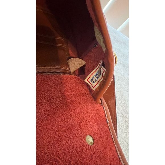 Vintage Dooney & Bourke Red leather Top Handle All Weather Crossbody 80's & 90's - Picture 10 of 10